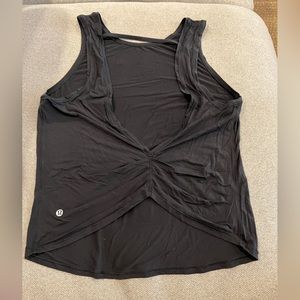 Lululemon open back rushed top size 6 black